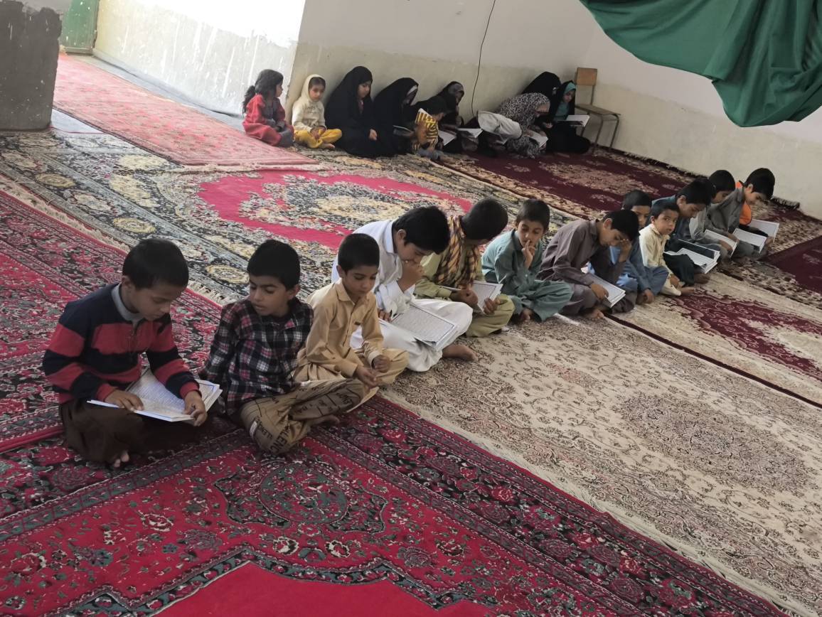 کلاس قرآن در روستای برفی شهرستان هامون