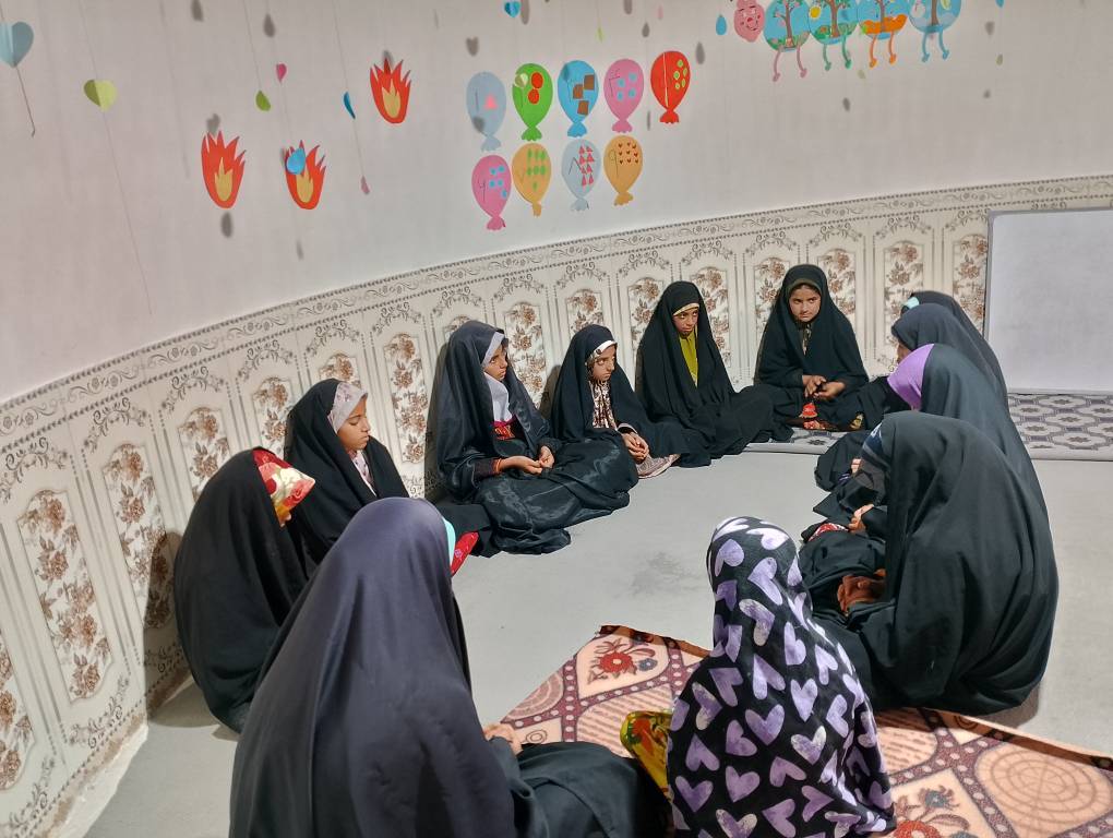 برگزاری کلاس قرآن‌، احکام و اعتقادات در روستای چاهدازو