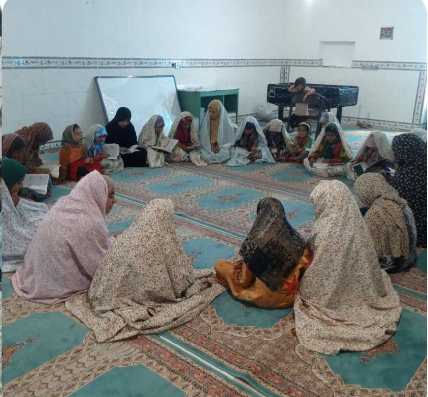 برگزاری کلاس قرآن در کانون مسجد امام رضا (علیه السلام) روستای مختارآباد