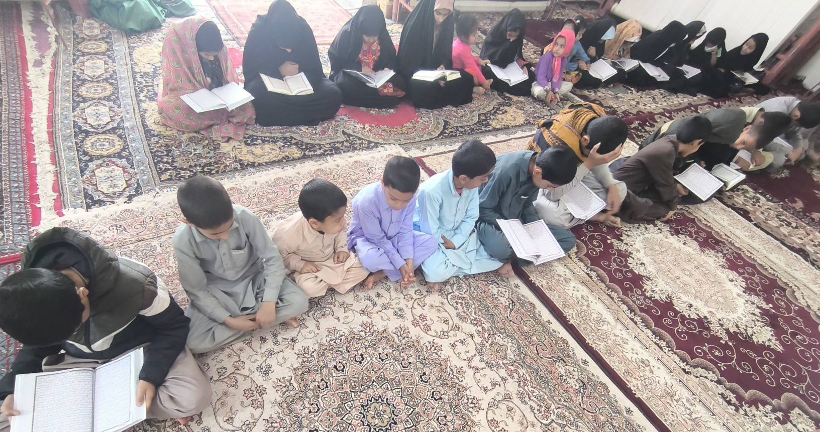 کلاس قرآن در روستای برفی شهرستان هامون (۵دی)