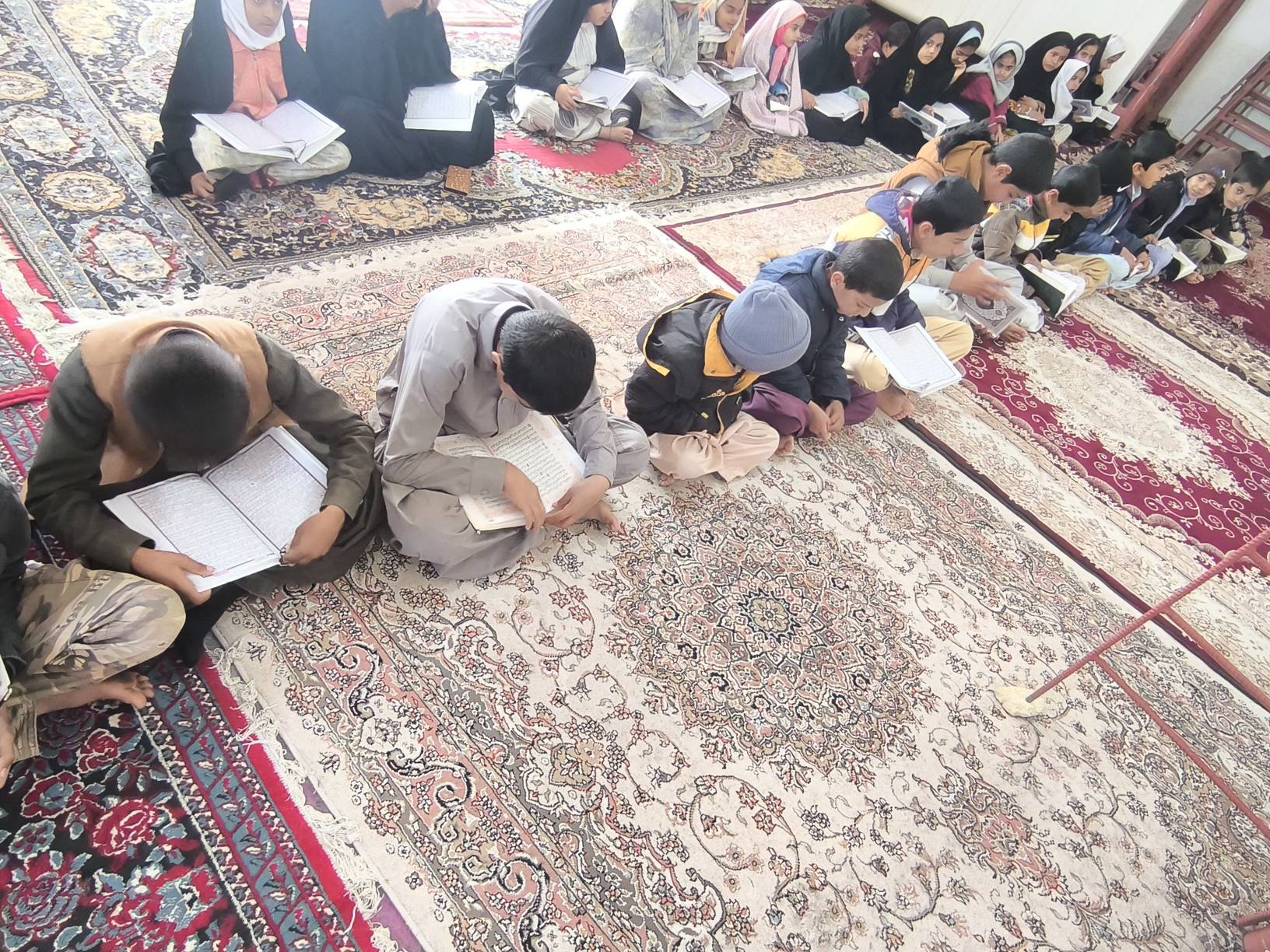 کلاس قرآن در روستای برفی شهرستان هامون (۱۲دی )