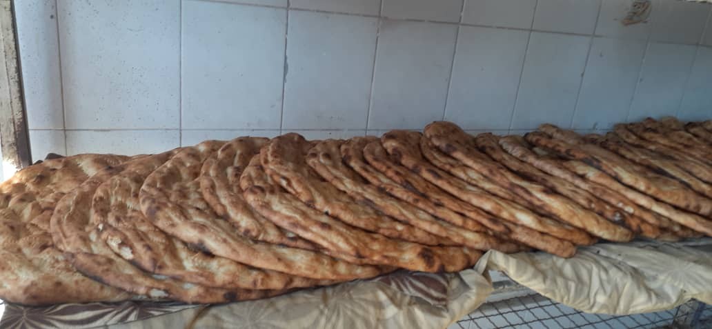 توزیع نان در شهرستان نیمروز 